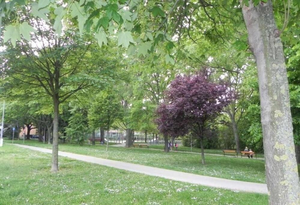 Modern And Light 2-Room Apartment Відень Екстер'єр фото