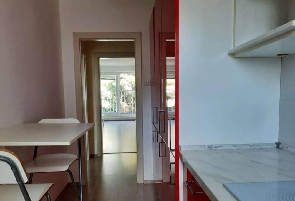 Modern And Light 2-Room Apartment Відень Екстер'єр фото