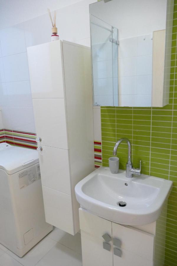 Modern And Light 2-Room Apartment Відень Екстер'єр фото